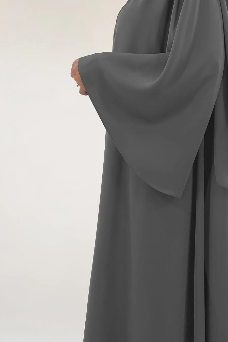 Estonia Abaya