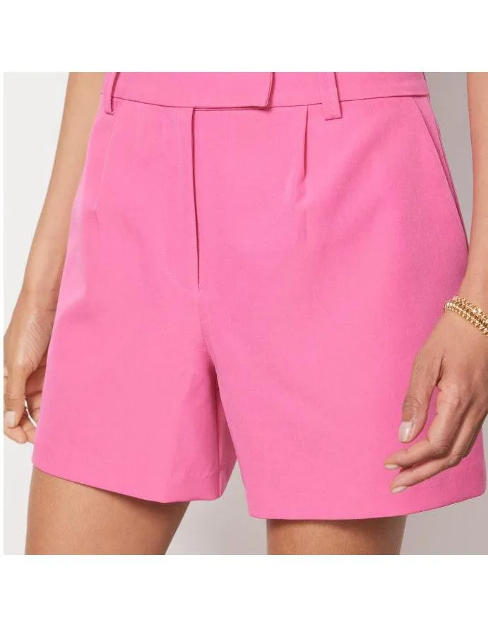 Halle Short