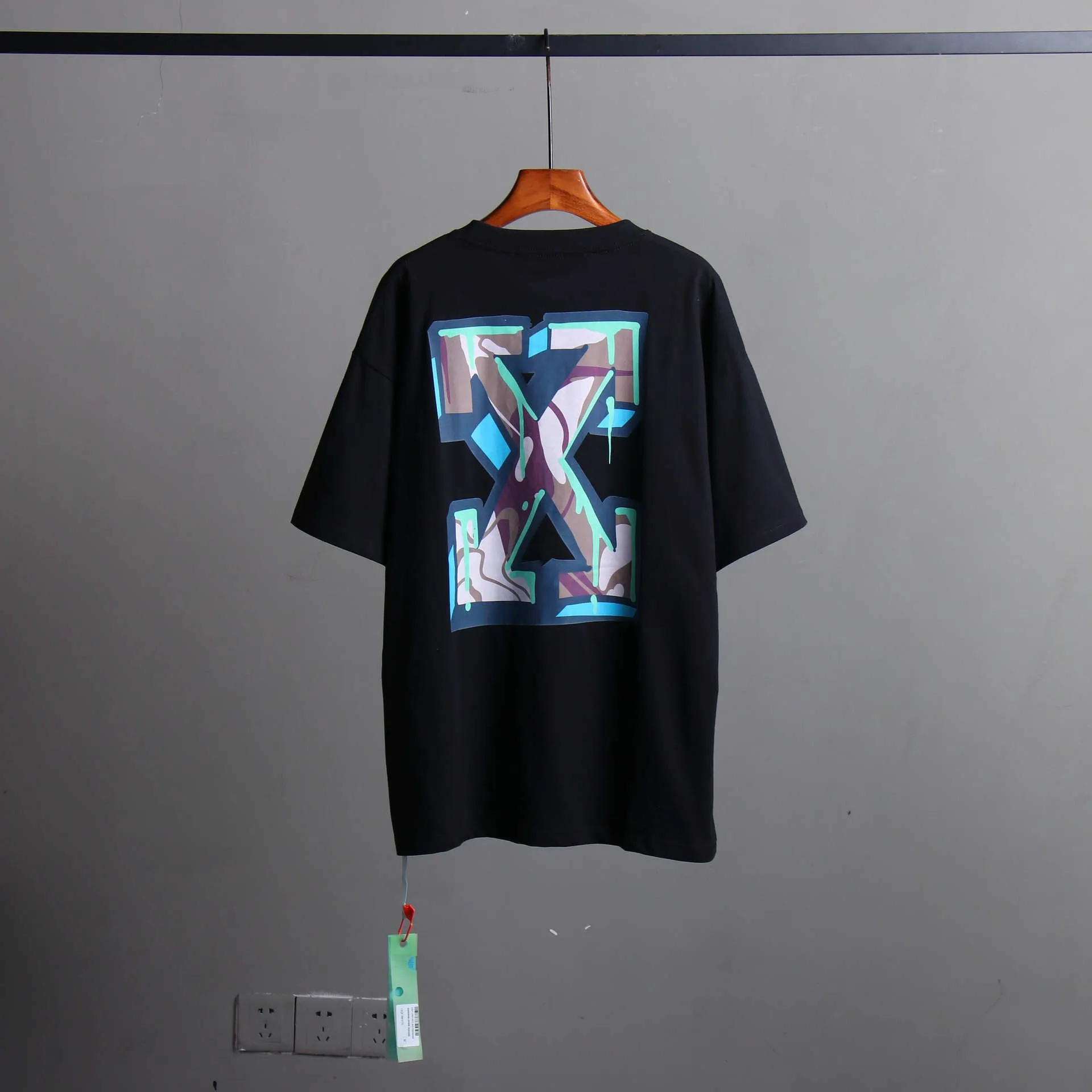 Off Whtie T Shirts Three-Dimensional Color Arrow Print Male And Female Trendy Brand Short Sleeve